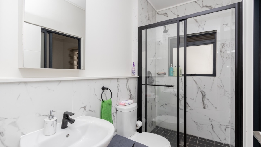 To Let 2 Bedroom Property for Rent in Sandown Western Cape